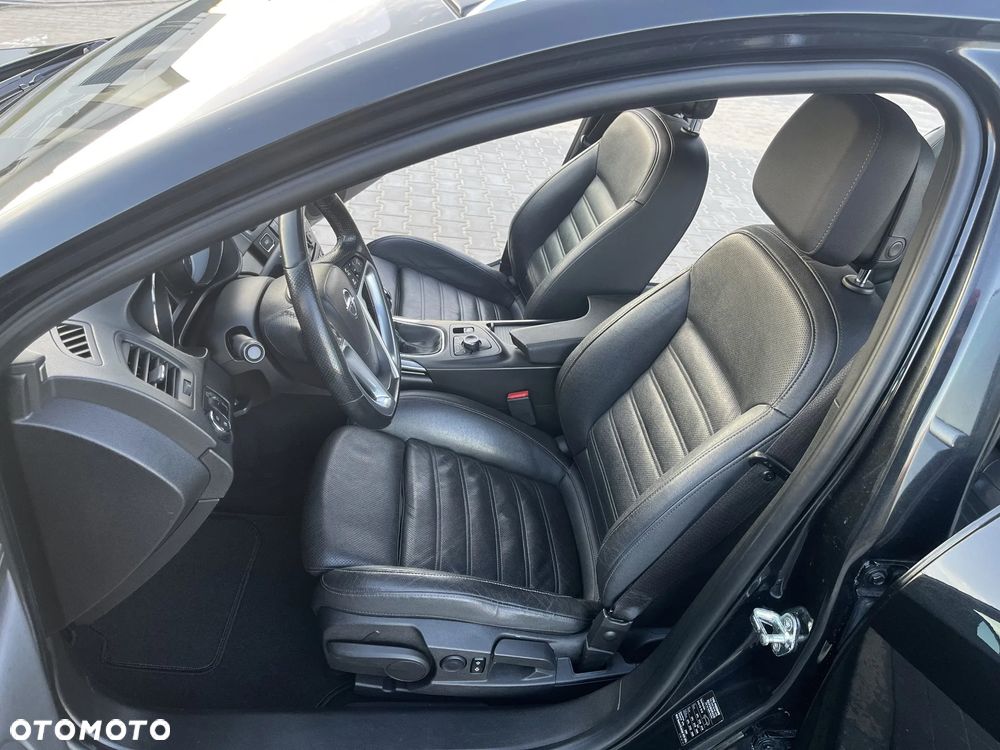 Opel Insignia - 30