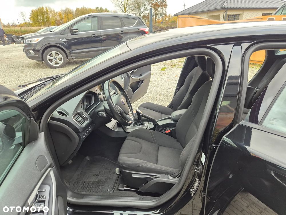 Volvo V40 D2 Kinetic - 13