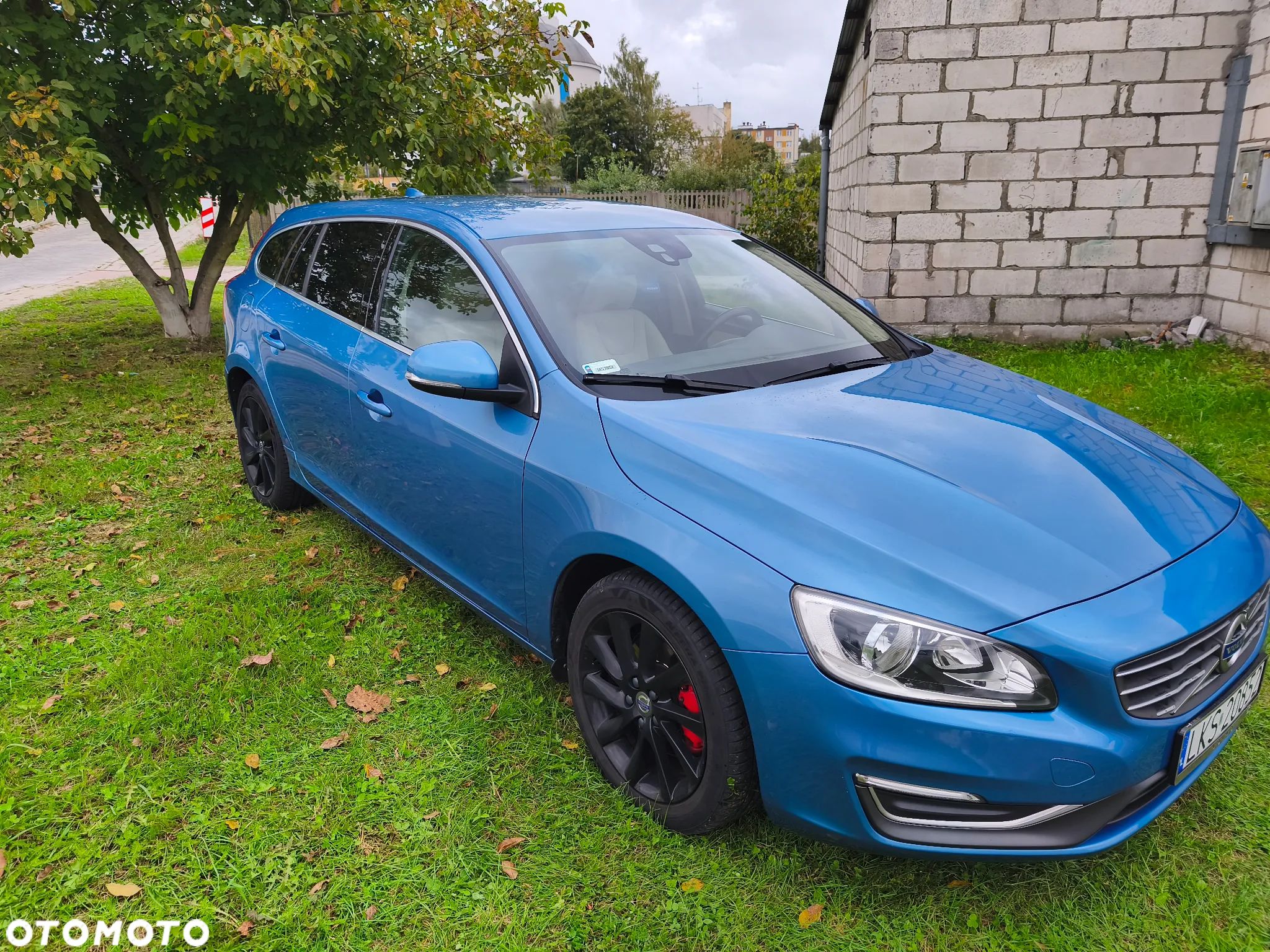 Volvo V60 D4 Drive-E Momentum - 1