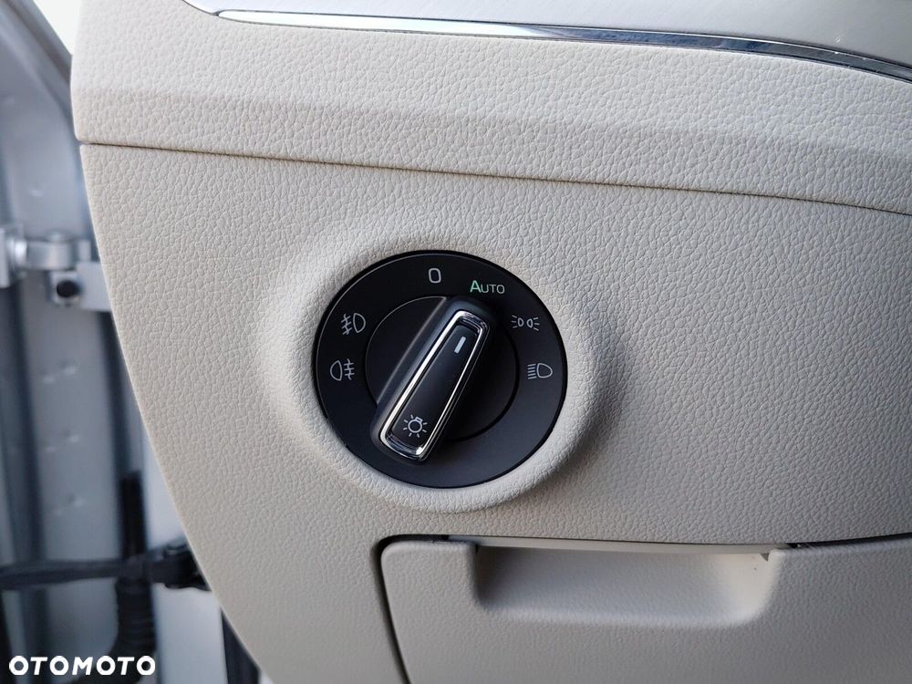 Skoda Superb 2.0 TSI L&K DSG - 22