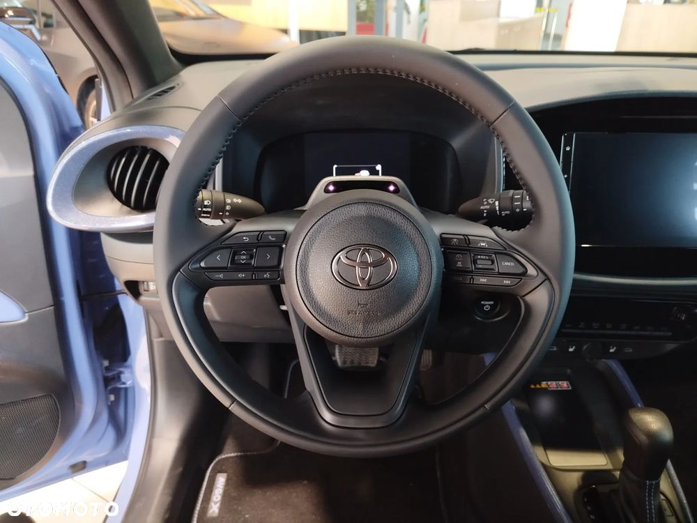 Toyota Aygo X Hybrid 1.5 Style e-CVT - 8