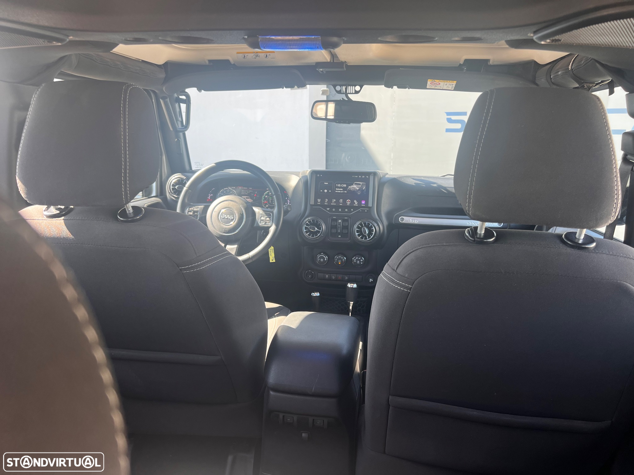 Jeep Wrangler Hard-Top 2.8 CRD Auto Rubicon - 33