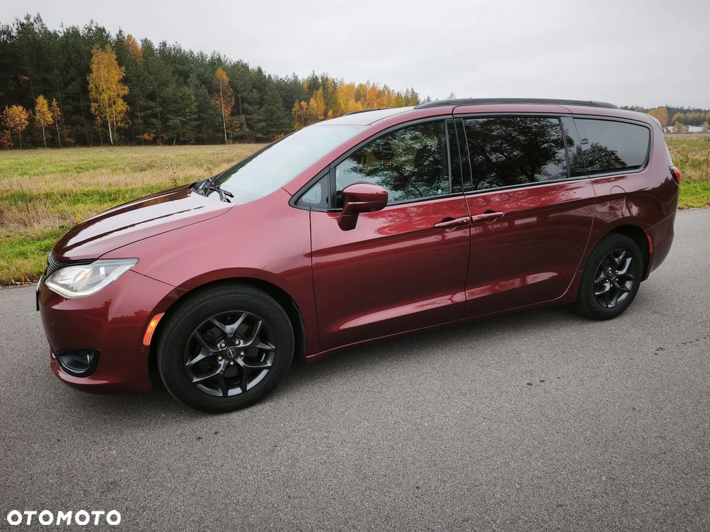Chrysler Pacifica - 3
