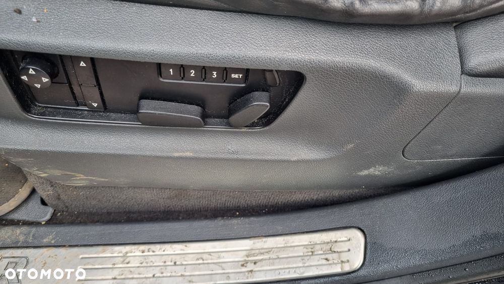 Volkswagen Touareg - 31