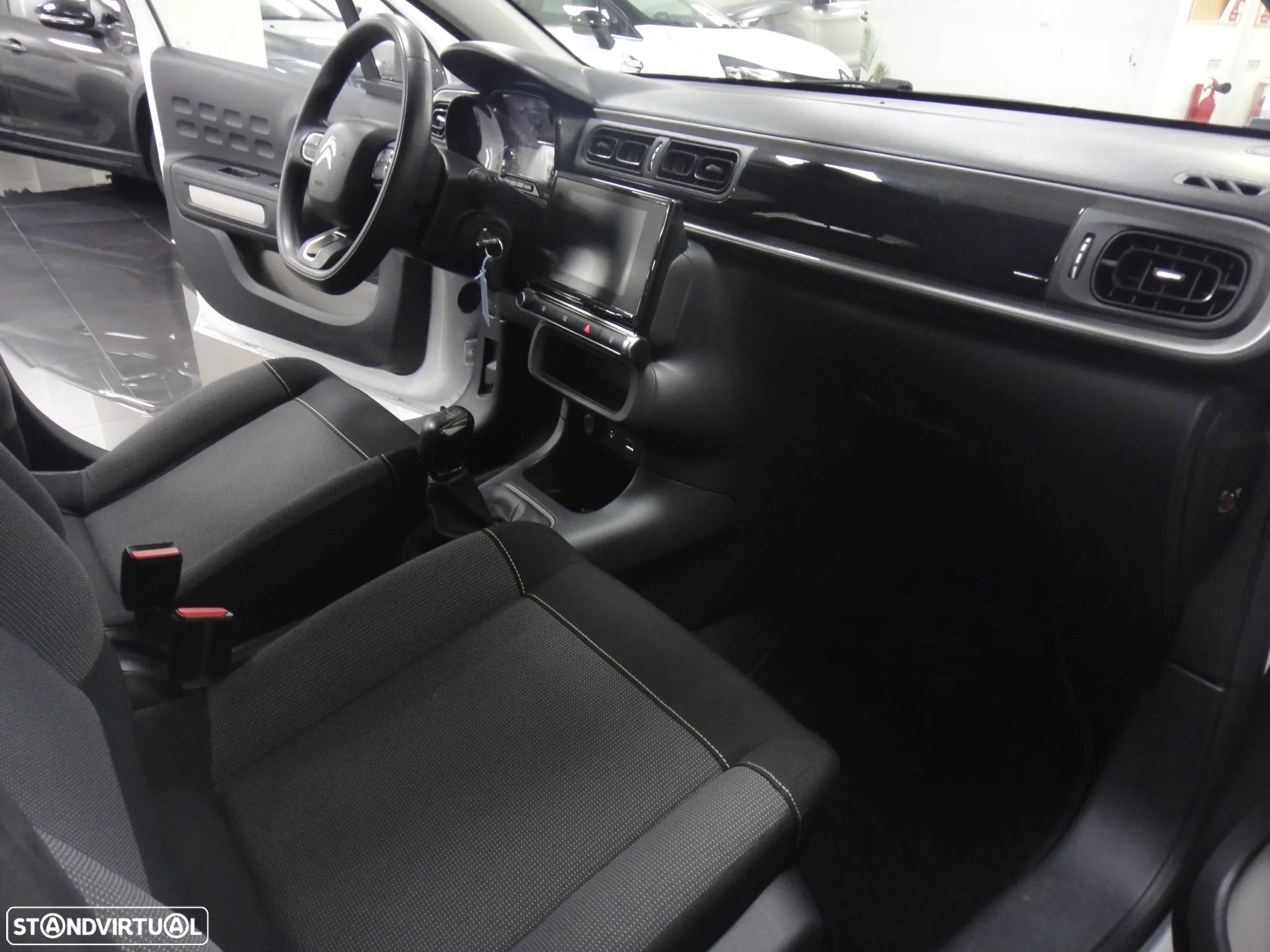 Citroën C3 1.2 PureTech Shine - 20