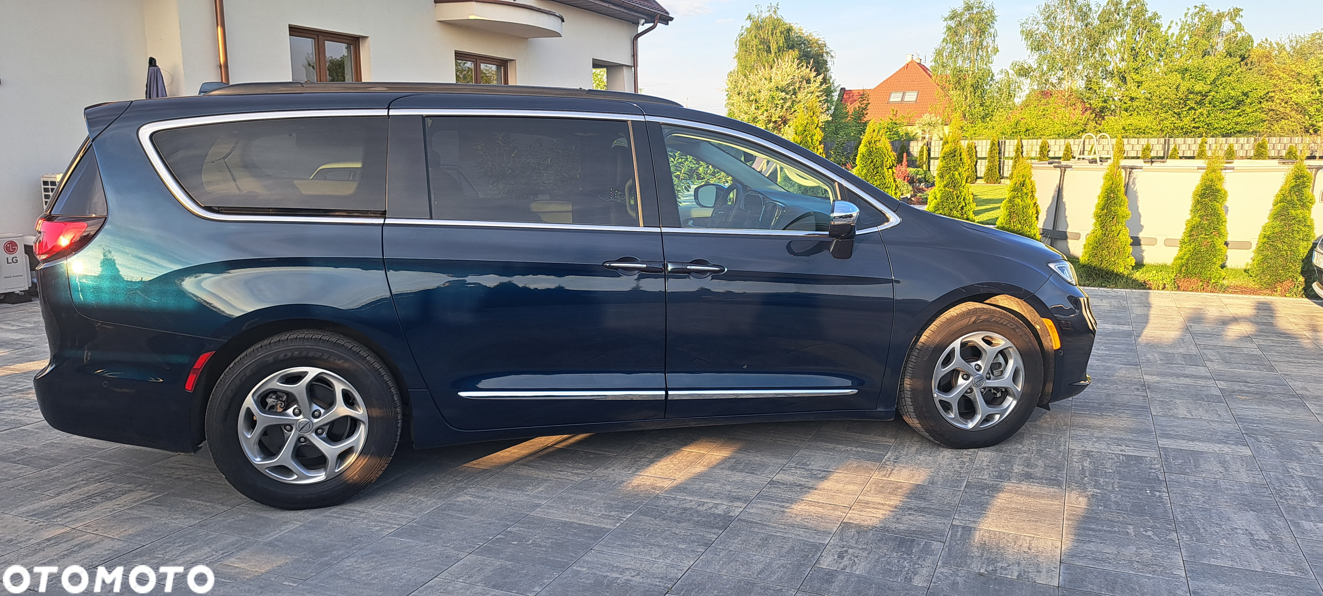 Chrysler Pacifica - 6