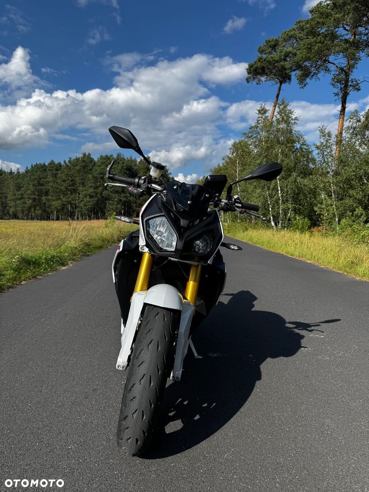 BMW S - 4