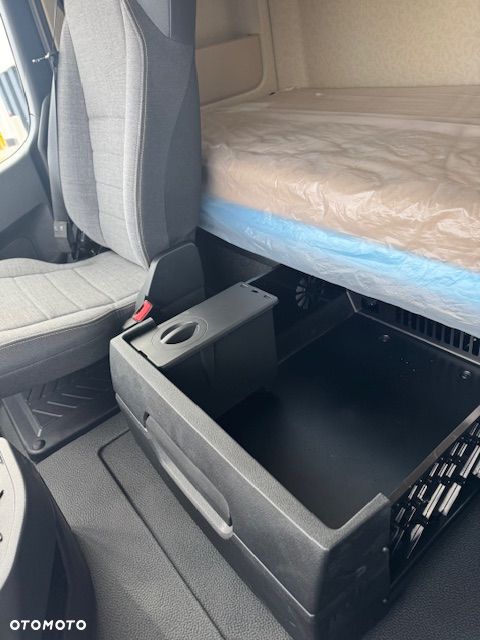 Mercedes-Benz Actros 1948 LS - 11