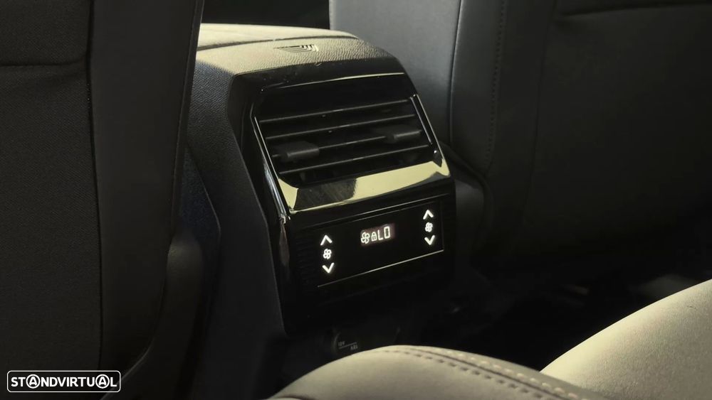 Peugeot E-5008 73 kWh Allure - 24