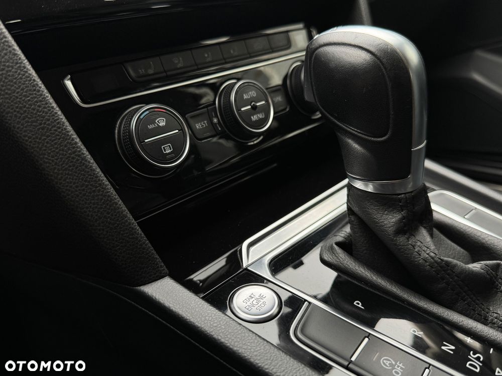 Volkswagen Passat 2.0 TDI (BlueMotion Technology) DSG Highline - 28