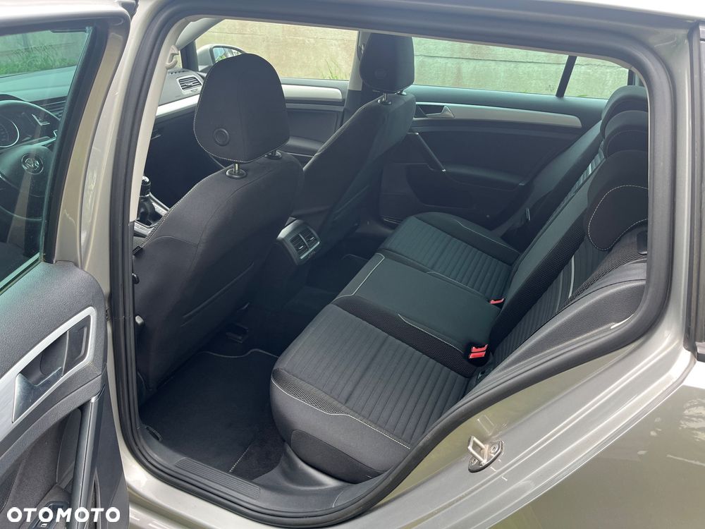 Volkswagen Golf 1.2 TSI BMT Trendline - 16