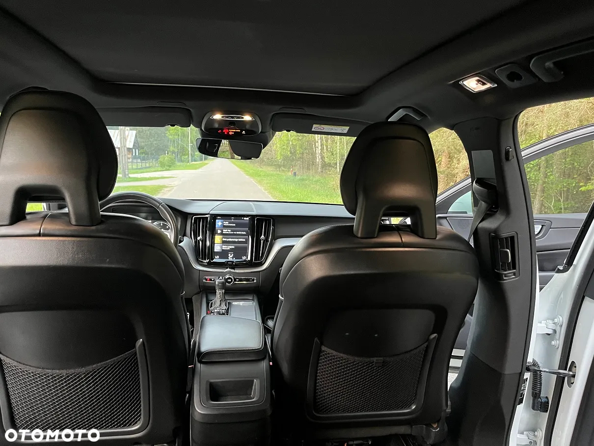 Volvo XC 60 D5 SCR AWD R-Design - 32