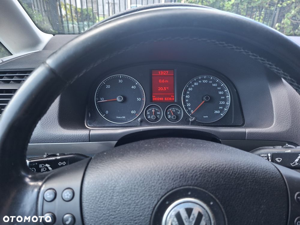 Volkswagen Touran - 6