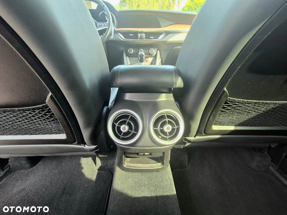 Alfa Romeo Stelvio 2.0 Turbo First Edition Q4 - 25