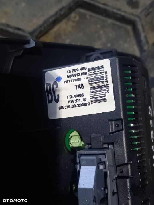 OPEL CORSA D WYŚWIETLACZ 13209460 GM - 4