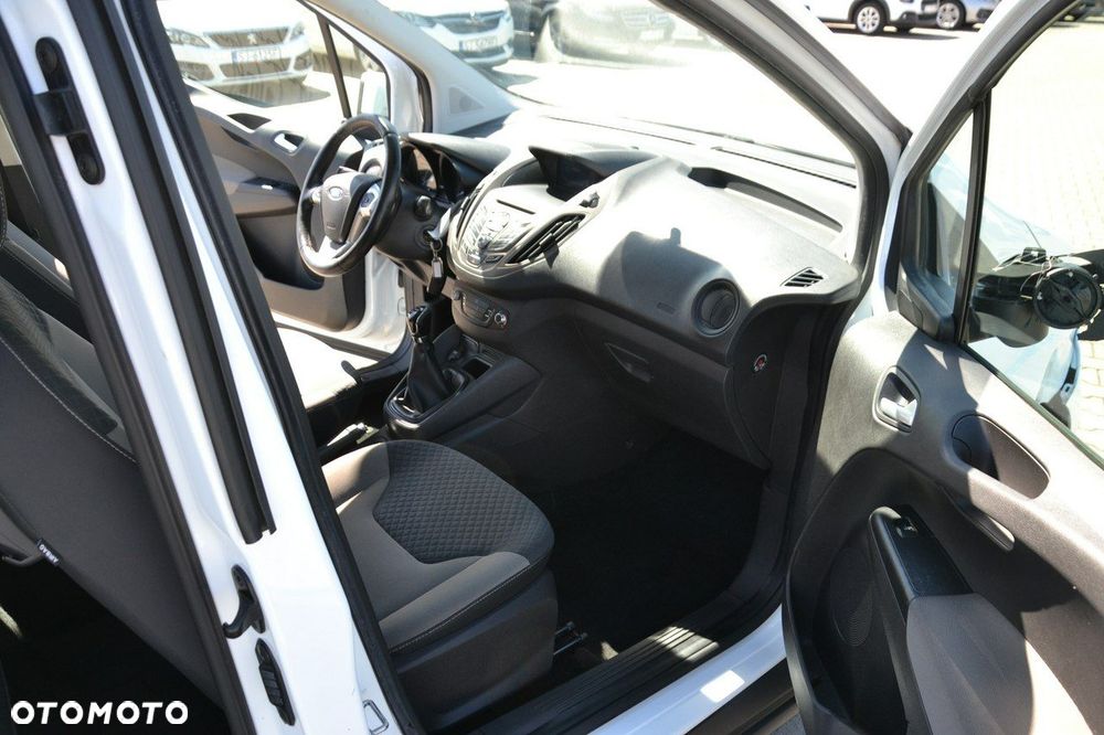Ford Tourneo Courier - 19