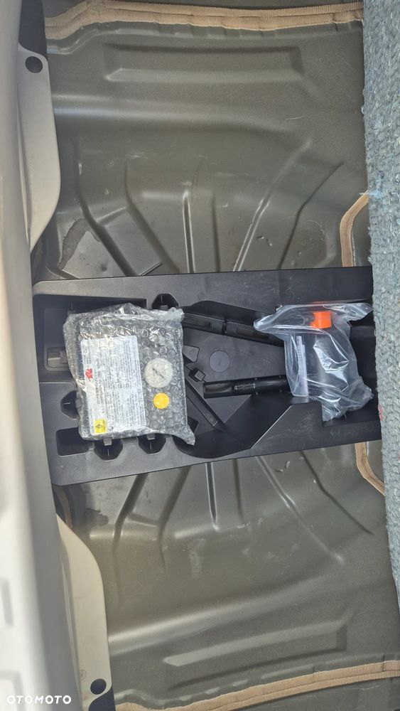 Toyota Aygo x.shift x-play connect - 17