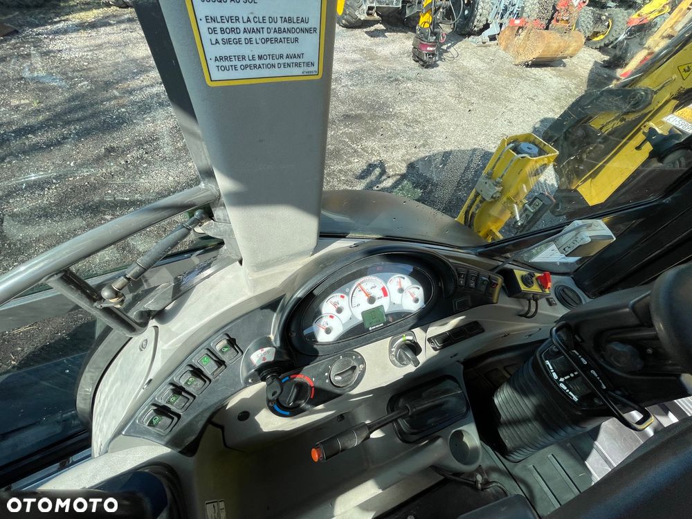 New Holland B100C - 8