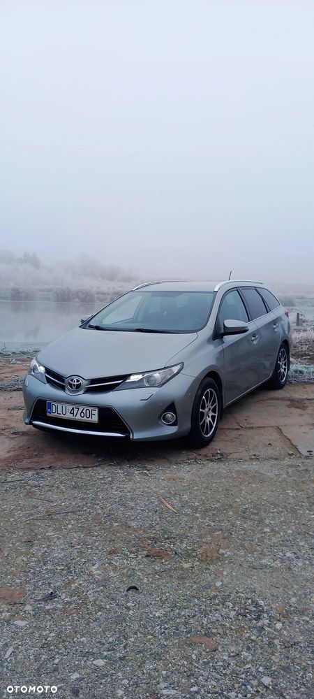 Toyota Auris 1.6 Valvematic Executive - 1