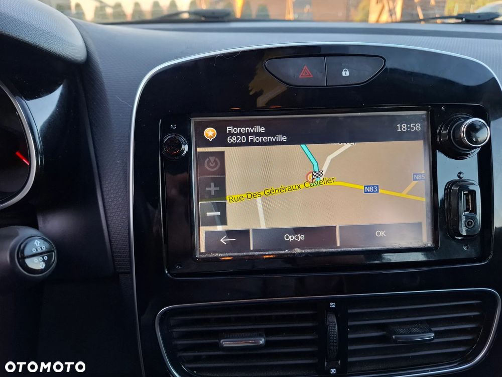 Renault Clio 1.2 16V 75 Limited - 19