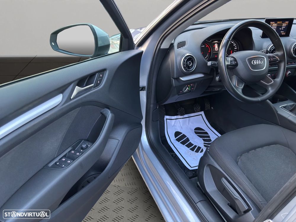 Audi A3 Sportback 1.6 TDI Attraction Ultra - 22