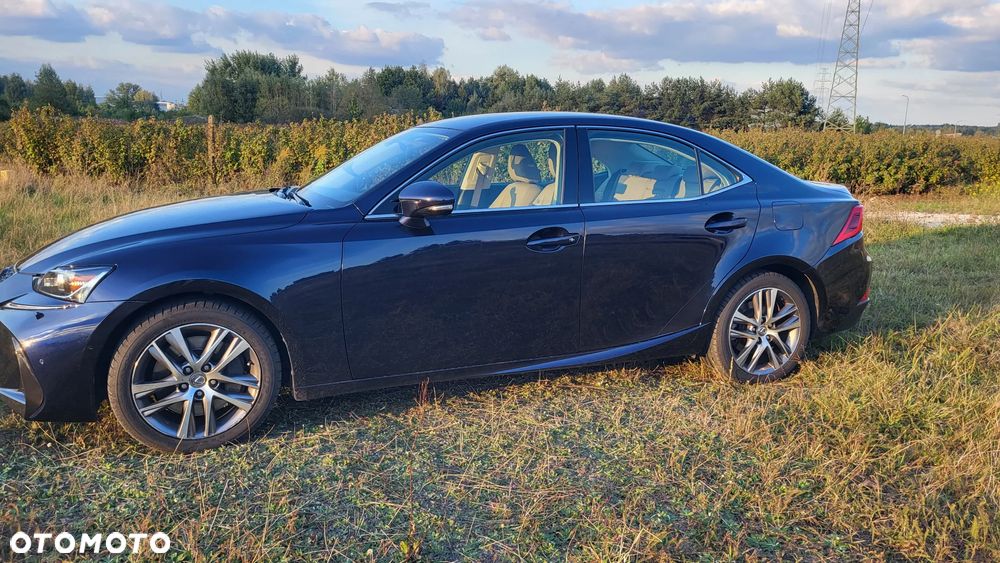 Lexus IS 200t / 300 F Sport - 5