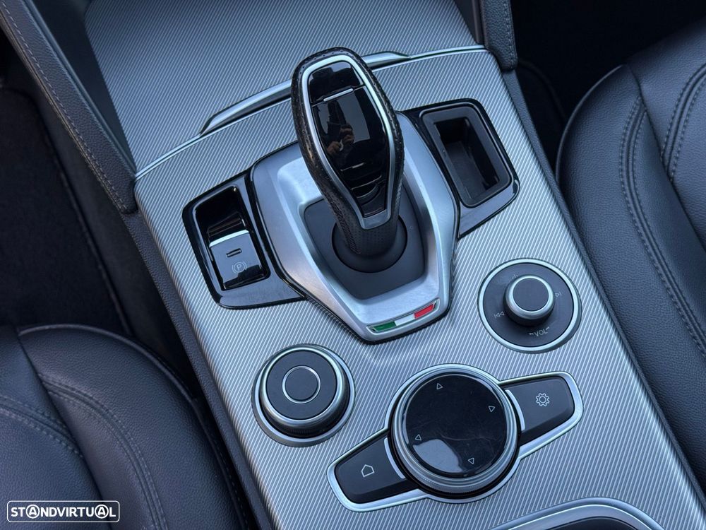 Alfa Romeo Stelvio 2.2 D Sprint Q4 AT8 - 38