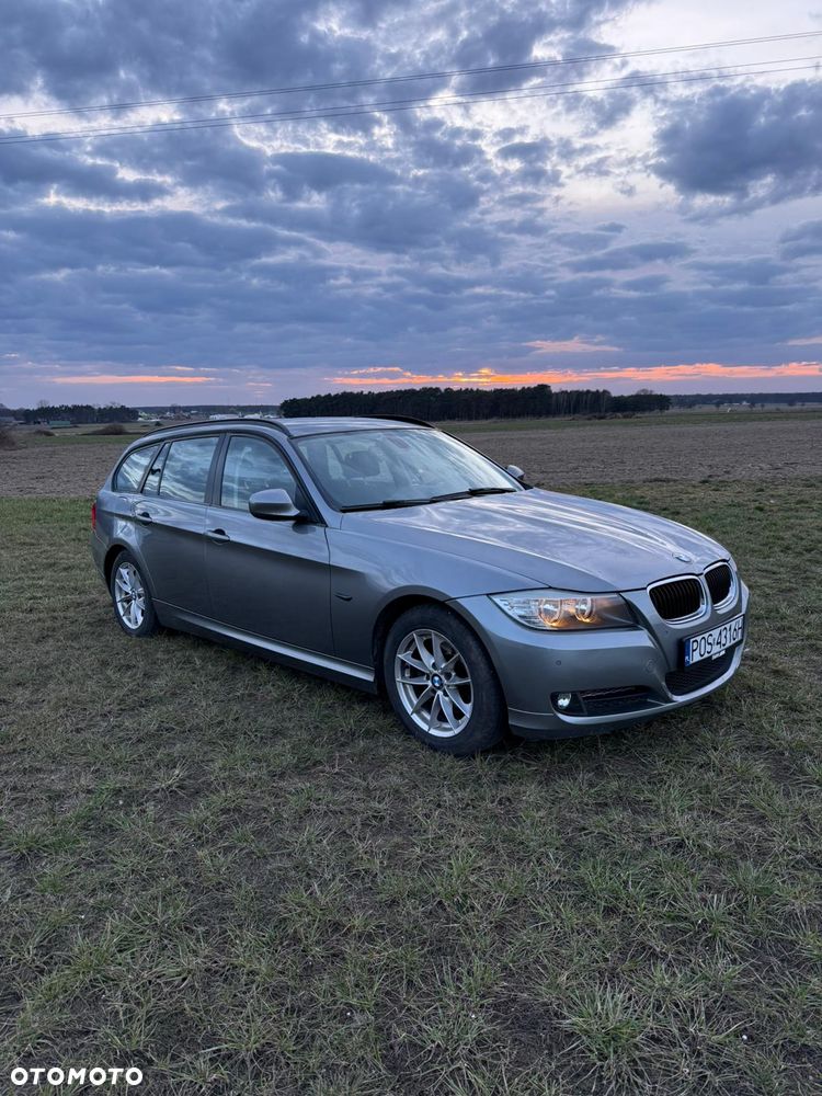 BMW Seria 3 318d DPF - 1