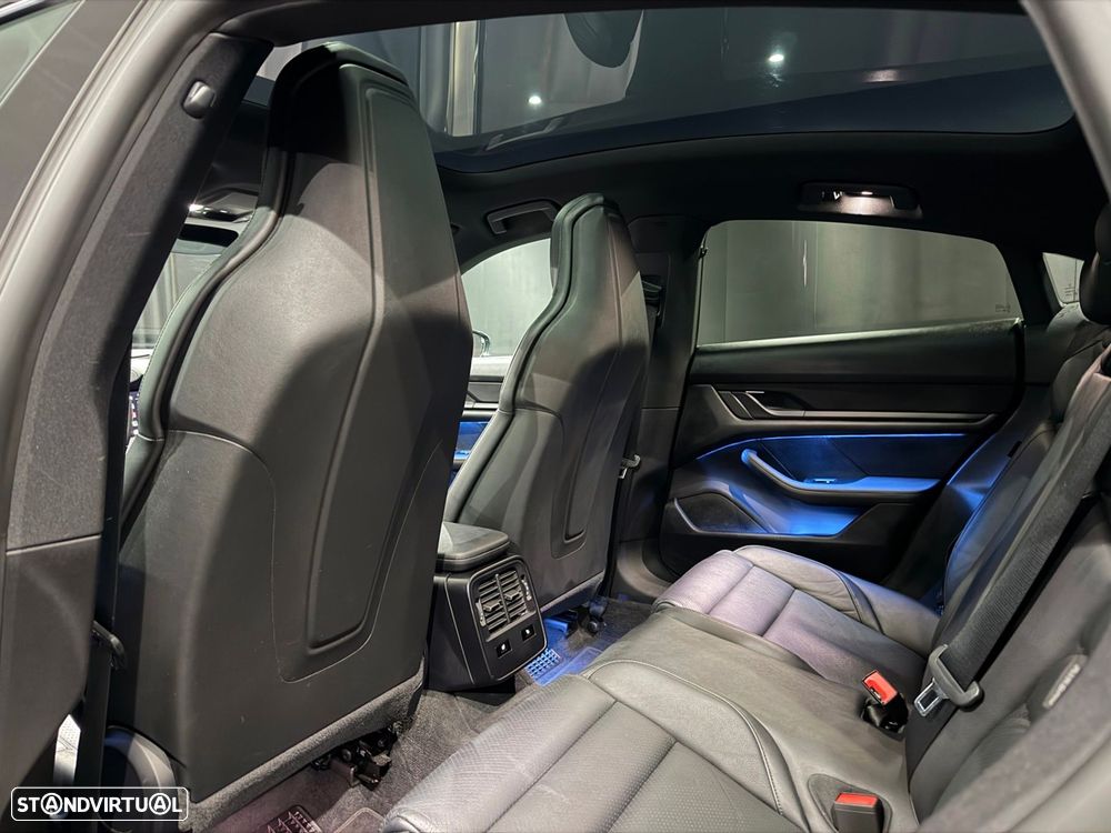 Porsche Taycan 4 - 32