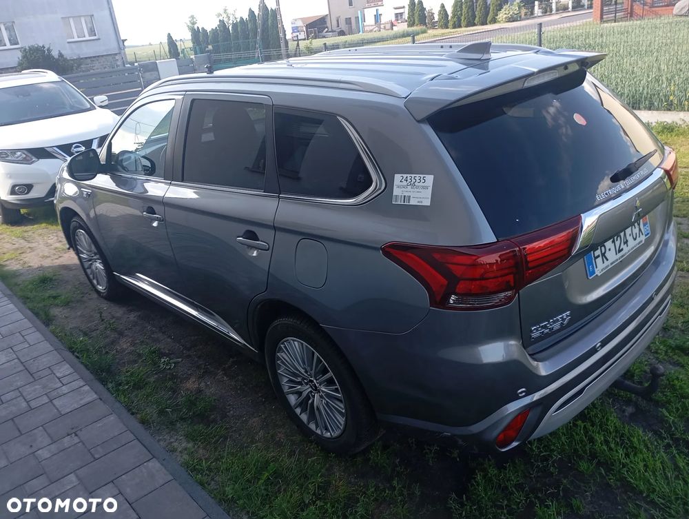 Mitsubishi Outlander - 1