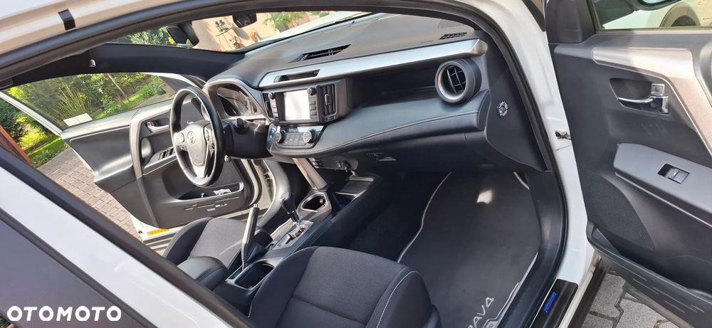 Toyota RAV4 - 10