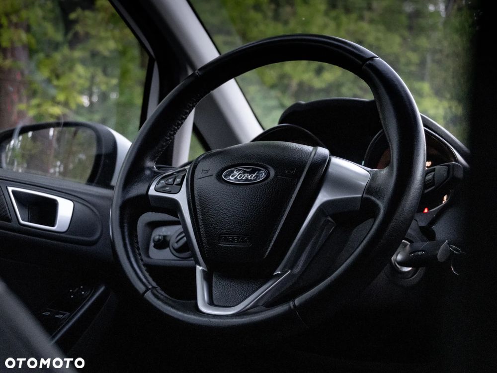 Ford Fiesta 1.25 Celebration - 27