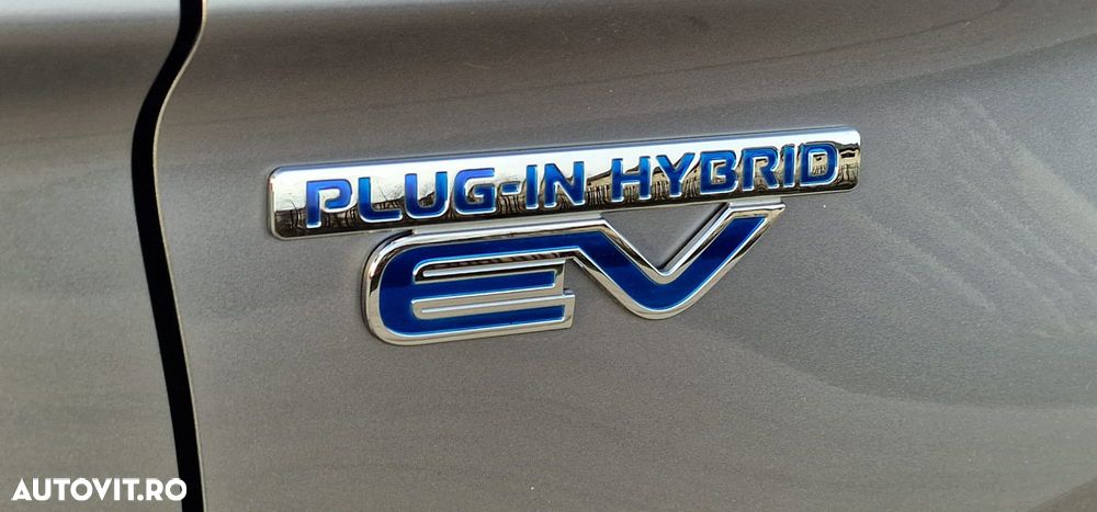 Mitsubishi Outlander 2.4 4WD Diamant+ - 26