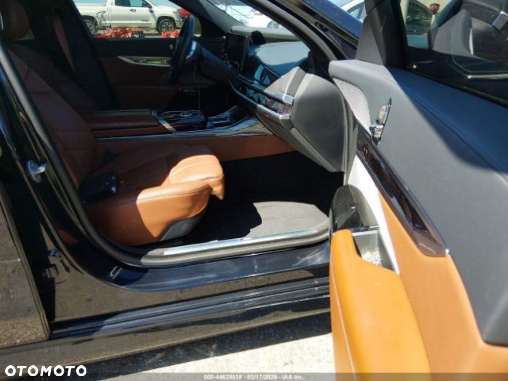 BMW i7 - 9