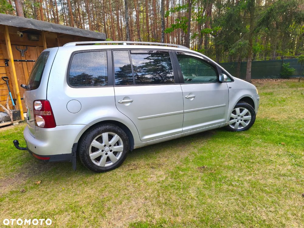 Volkswagen Touran 2.0 TDI Q-Line - 8