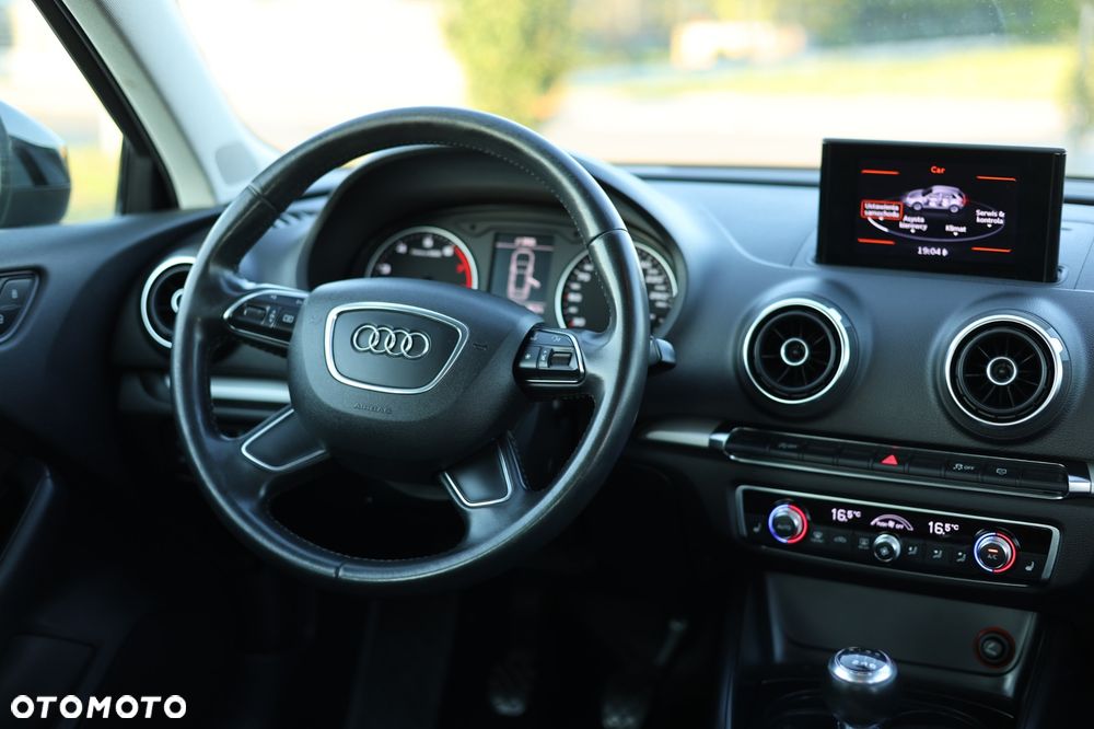 Audi A3 Sportback 1.4 TFSI Ambiente - 23