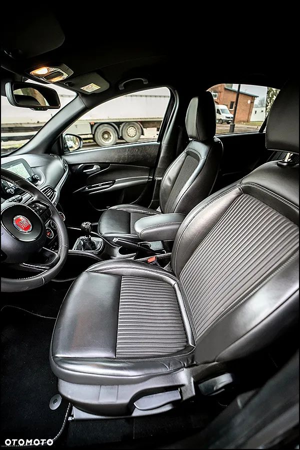 Fiat Tipo 1.4 T-Jet 16v S-Design - 29