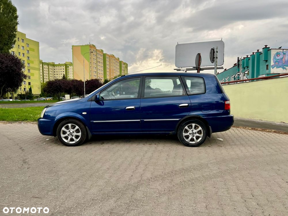 Kia Carens - 11