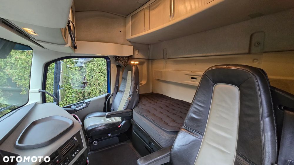 Volvo FH 460 8x2 HIAB 1055 E8 + JIB 150-6+1 - 13