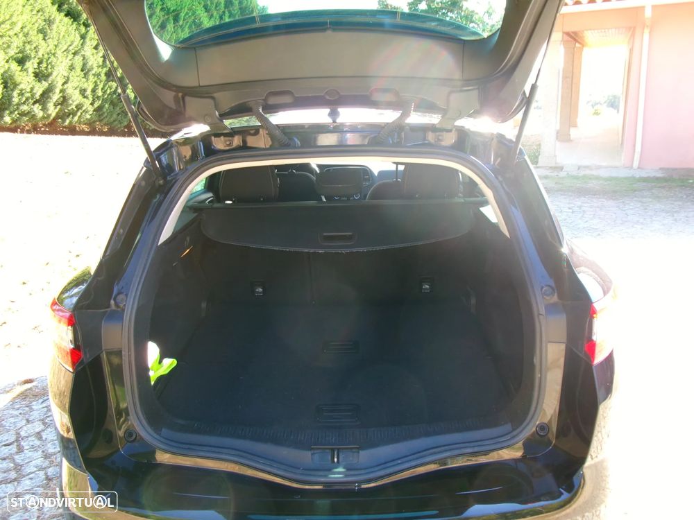 Renault Mégane Sport Tourer 1.3 TCe Limited - 3