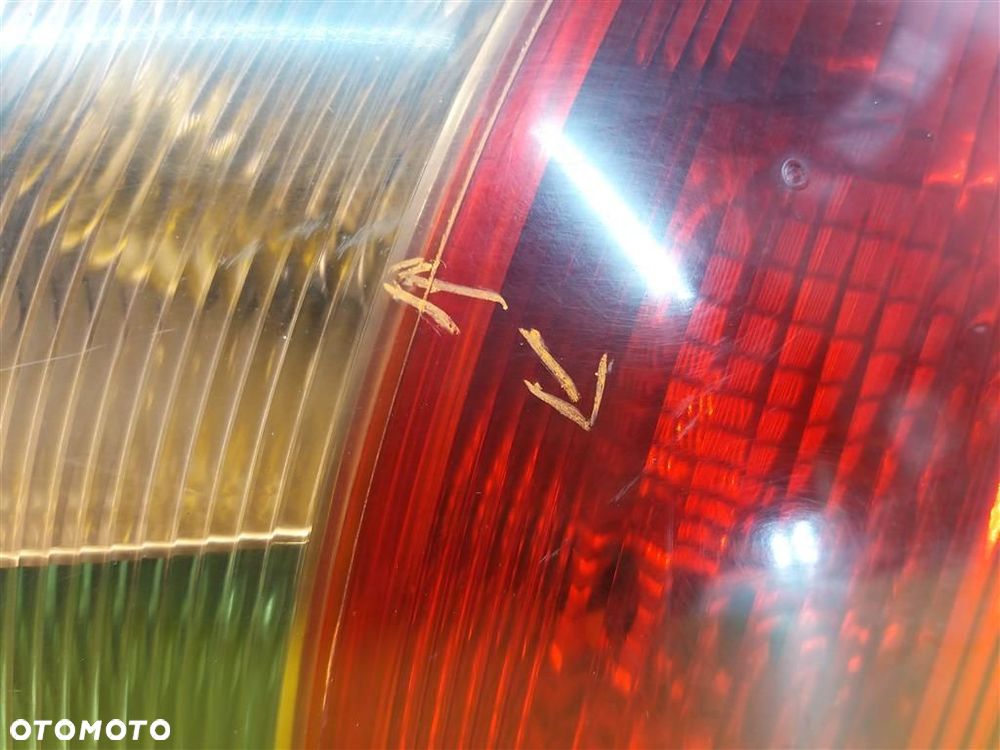 Lampa prawa tylna tył Toyota Corolla E12 HATCHBACK 2001-2007 - 5