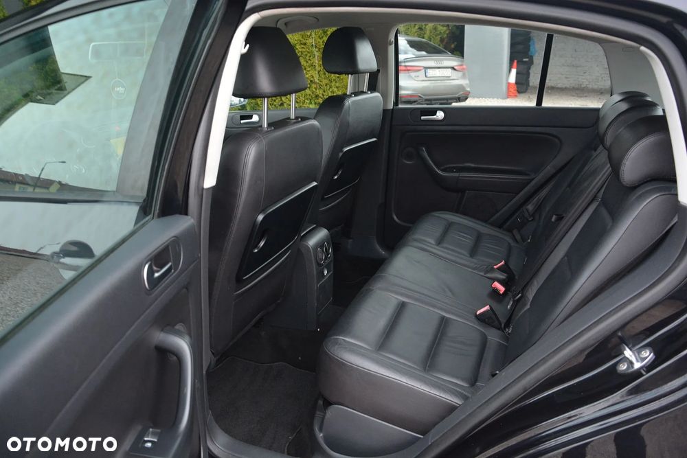 Volkswagen Golf Plus 2.0 TDI DPF Highline - 12