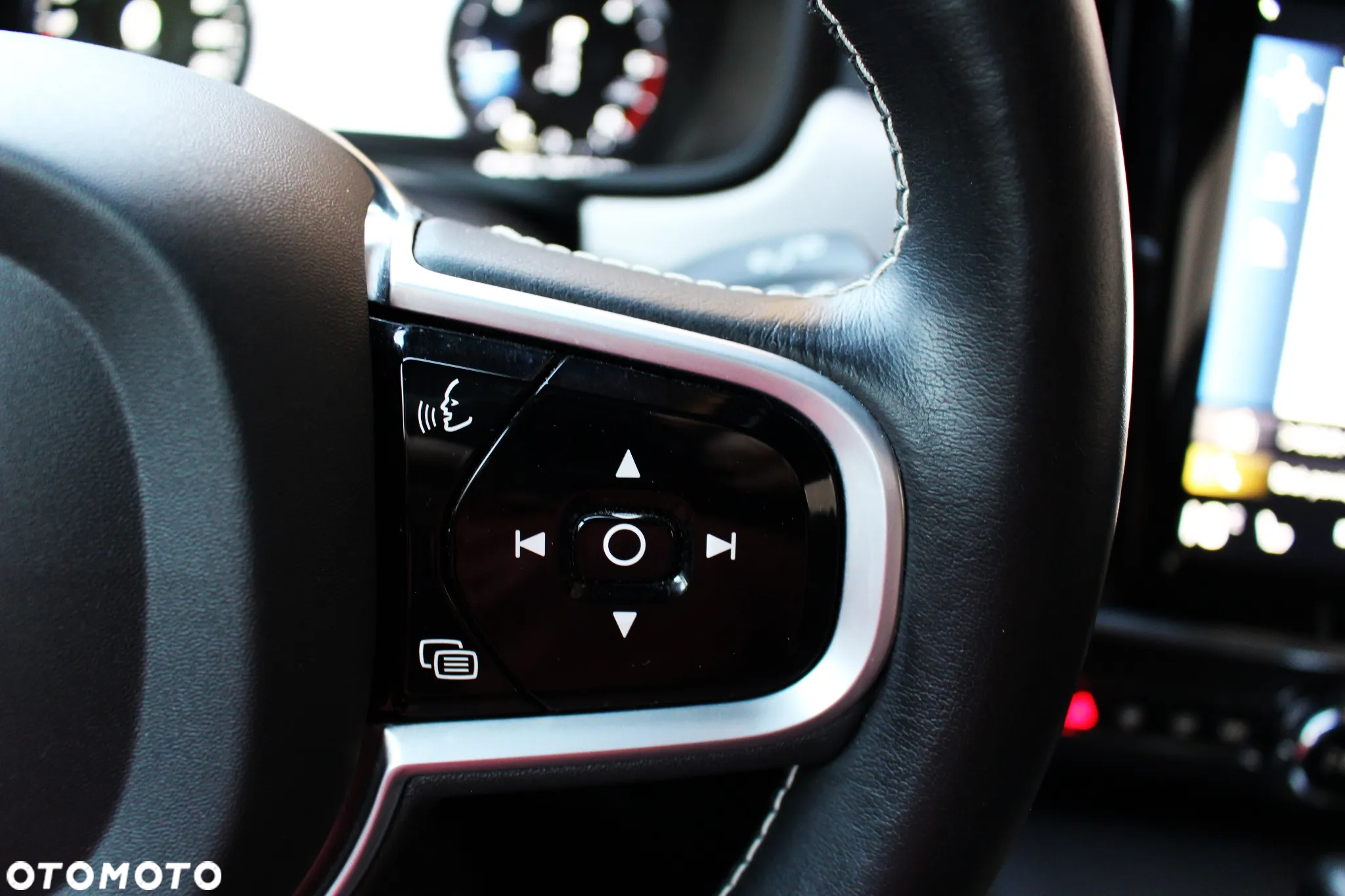 Volvo V90 D4 Geartronic R Design - 36