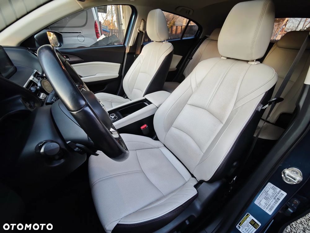 Mazda 3 - 25
