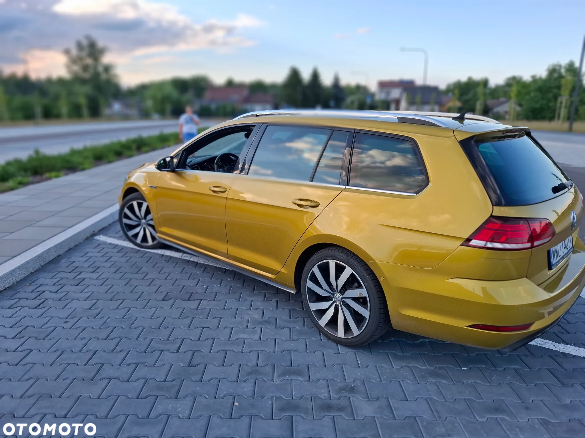 Volkswagen Golf - 16