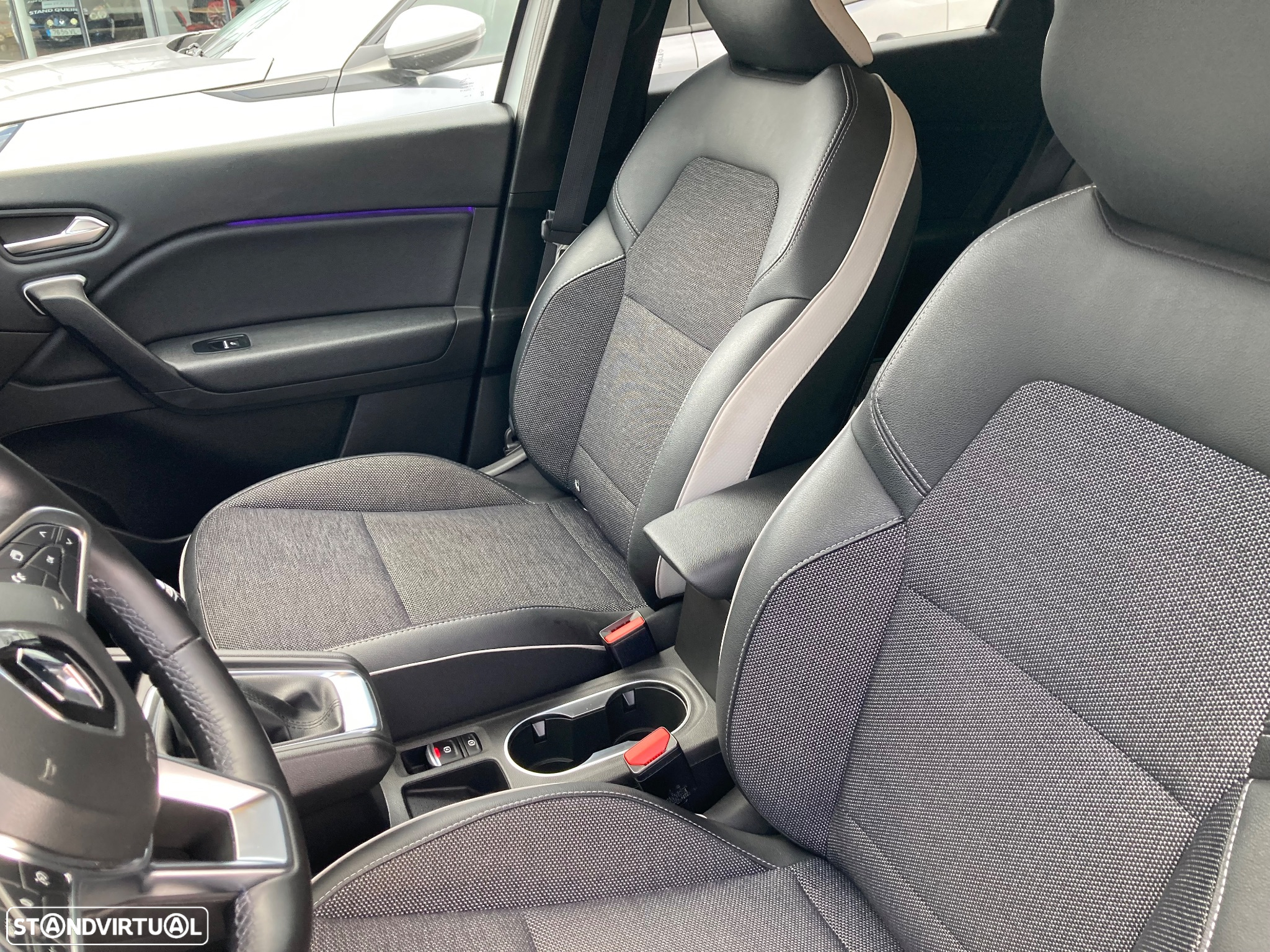 Renault Captur 1.0 TCe Techno - 37