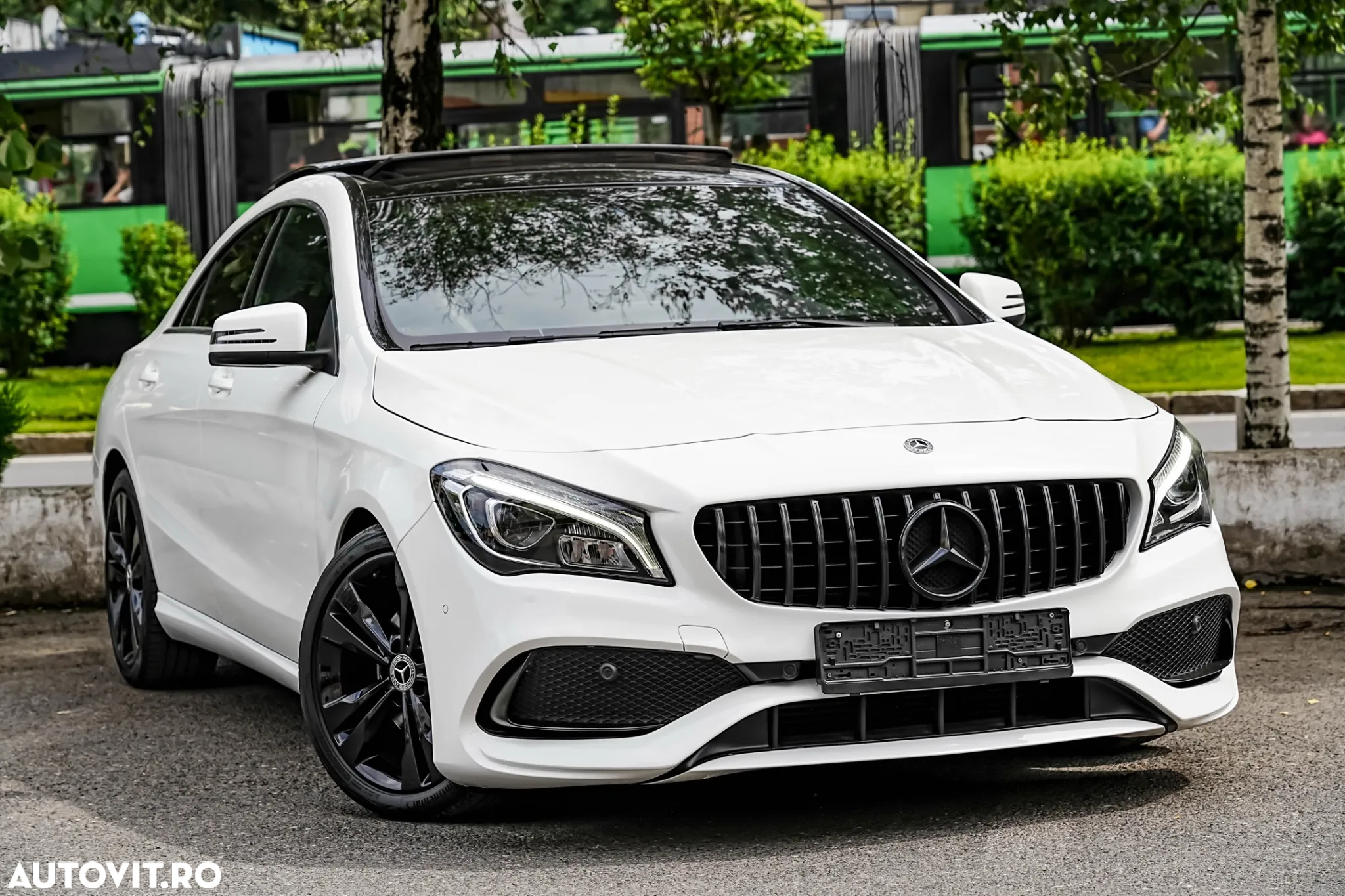 Mercedes-Benz CLA 180 7G-DCT AMG Line - 3