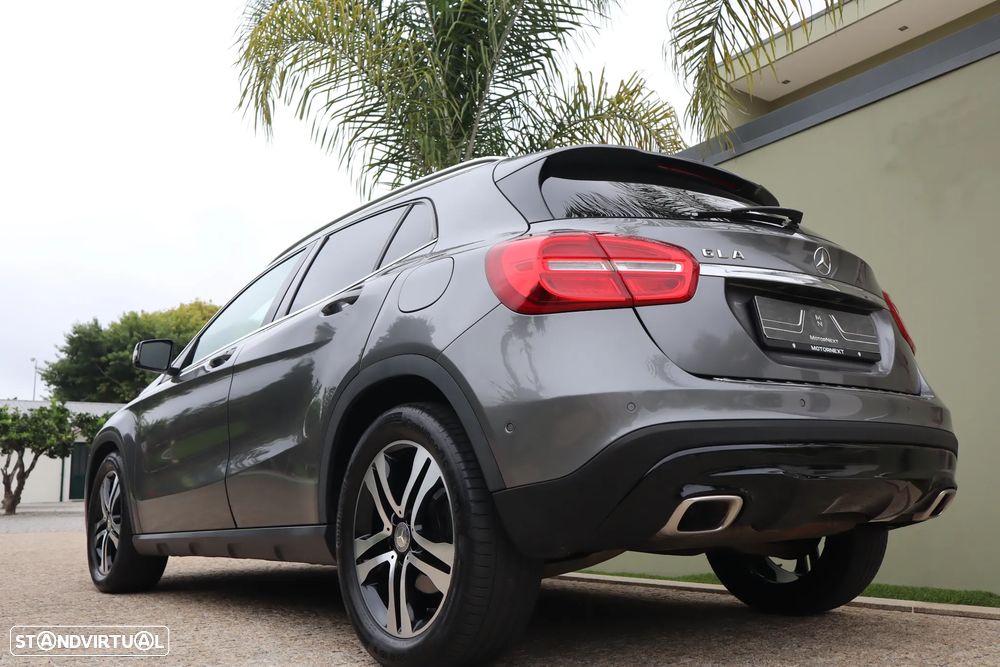 Mercedes-Benz GLA 180 d Urban - 35