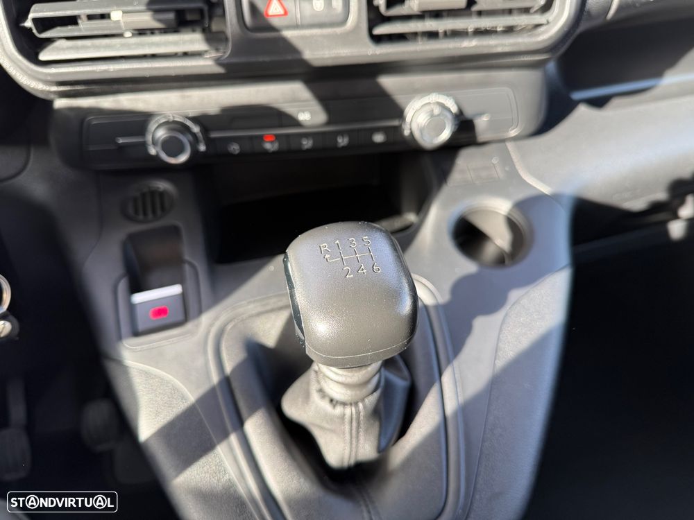 Fiat Doblo 1.5BlueHDi Maxi c/ Frio - 15