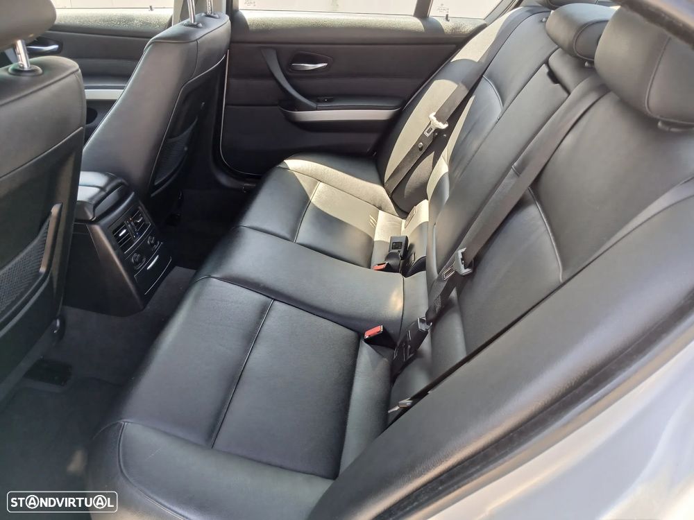 BMW 318 d DPF Edition Sport - 17